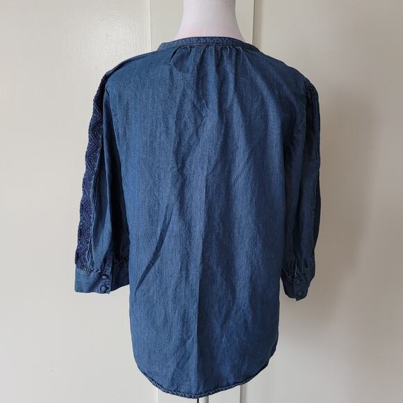Chico's Size 0 US 4/6 Embroidered Chambray 3/4 Sleeve Peasant Top Blouse Mature - Picture 5 of 10
